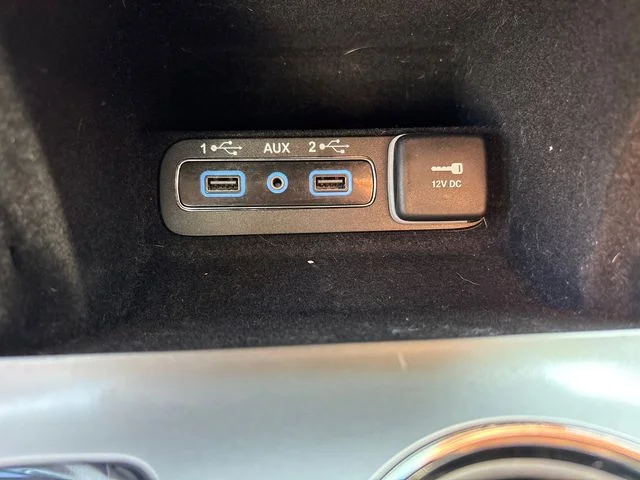 Used 2019 White Jeep Altitude image 24