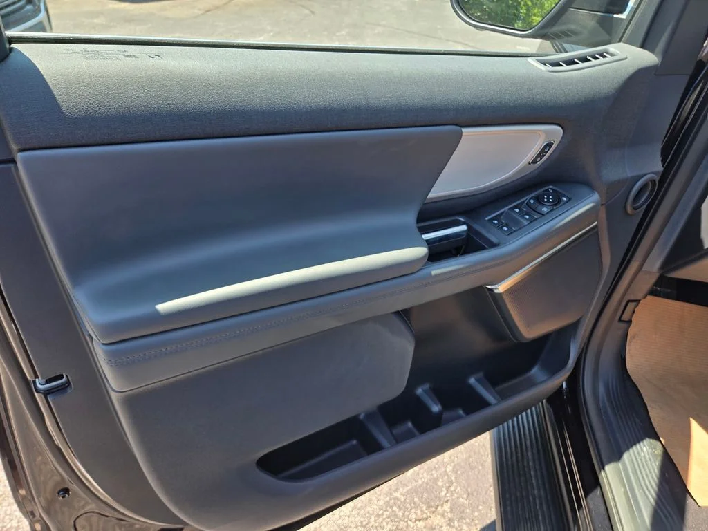 New 2027 Agate Black Metallic Ford MAX Active image 26