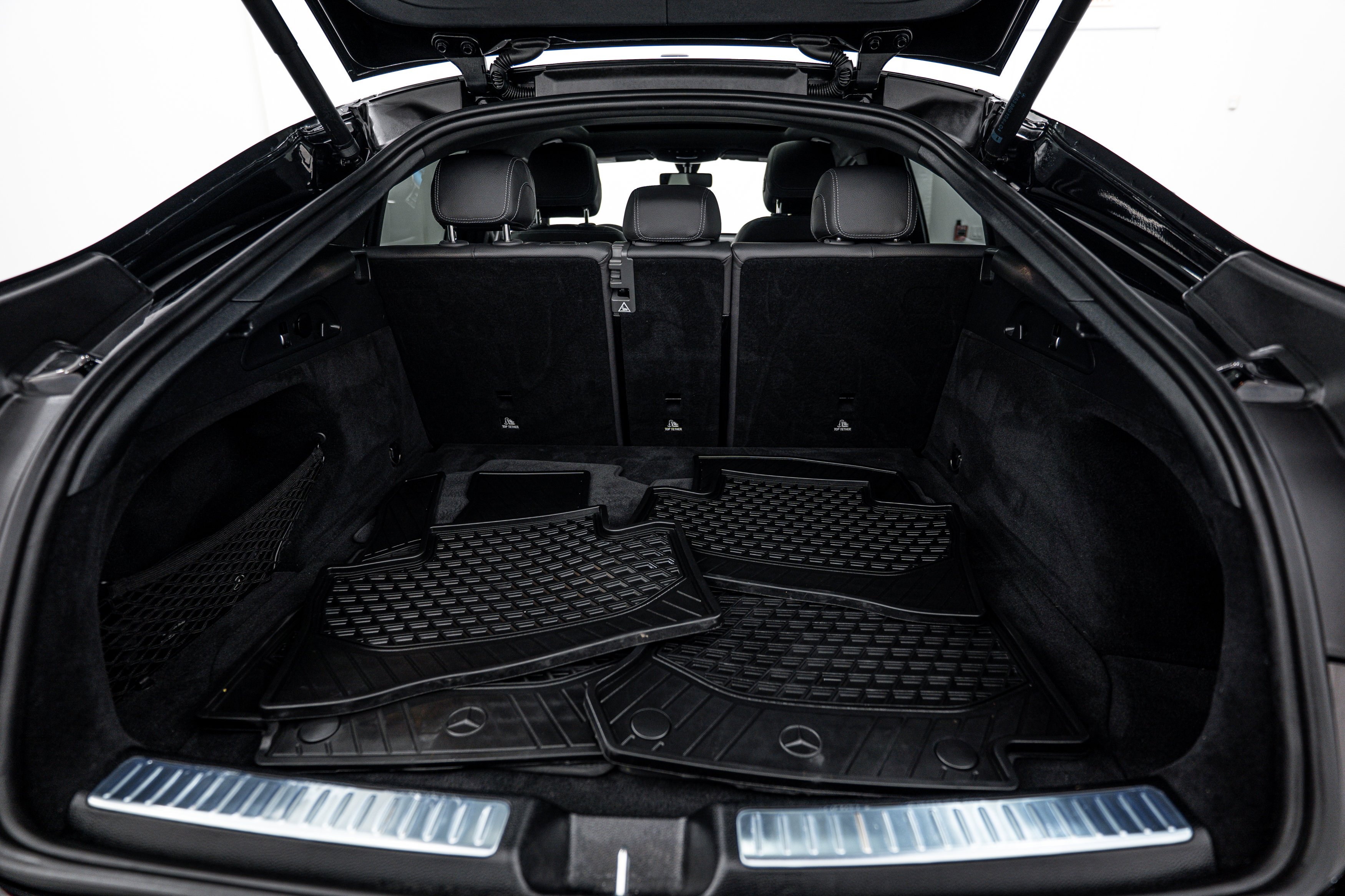 Used 2020 Black Mercedes-Benz GLC 300 image 22