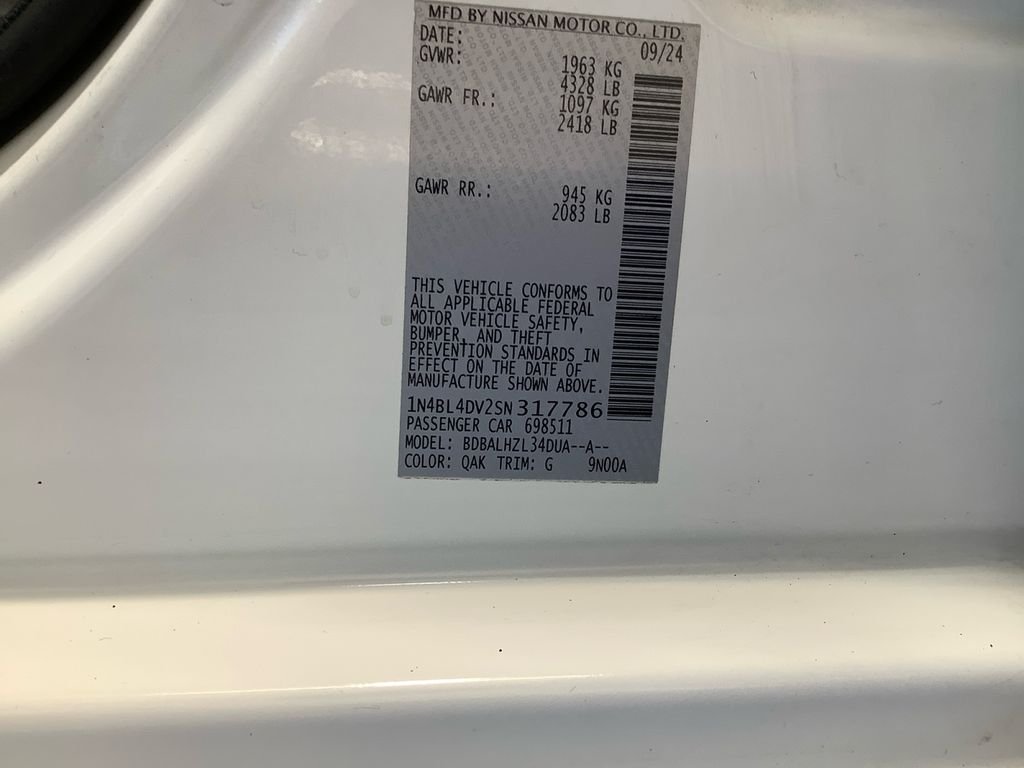 Used 2025 White Nissan 2.5 SV image 20