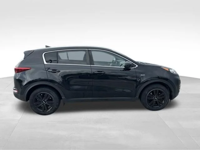 Used 2018 Black Kia LX image 5
