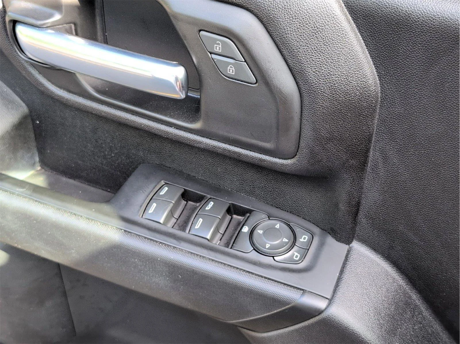 Used 2023 Summit White Chevrolet Custom image 13
