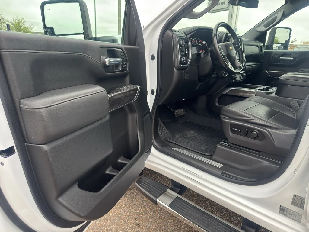 Used 2021 SUMMIT WHITE Chevrolet LTZ image 12