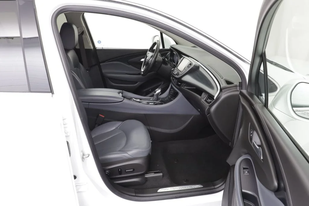 Used 2020 Summit White Buick Essence image 20