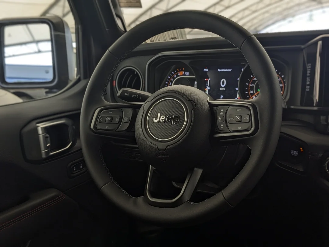 New 2026 Grey Jeep Rubicon - - 4x4 - Nappa Leather - Freedom Top Hardtop - 8- Speed Auto - Remote Start & More! image 15
