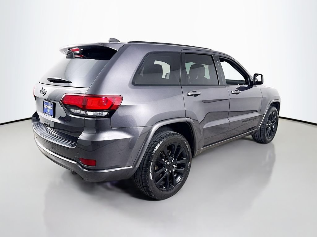 Used 2021 Granite Crystal Metallic Clearcoat Jeep Laredo X image 12