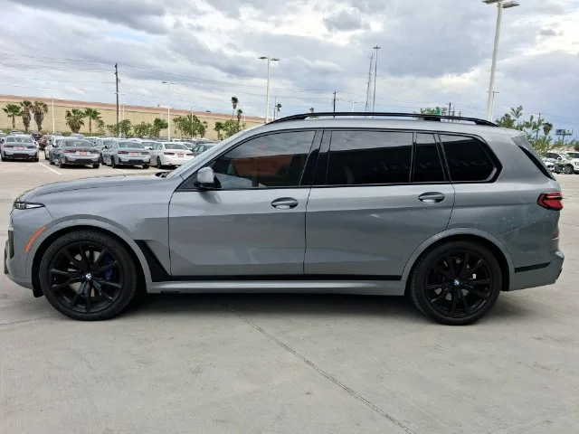Used 2025 Gray BMW xDrive40i image 3