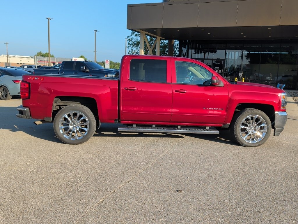 Used 2018 Cajun Red Tintcoat Chevrolet LT image 5