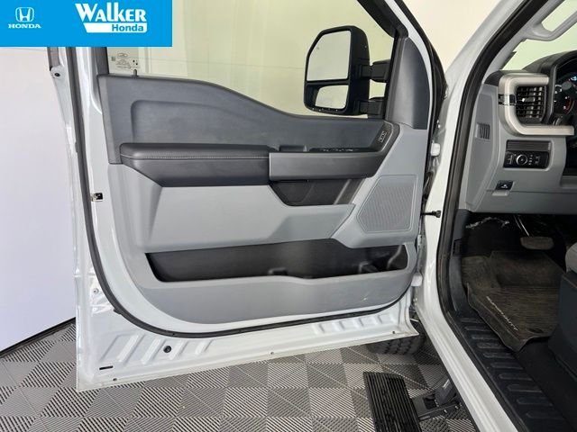 Used 2025 White Ford XLT image 17