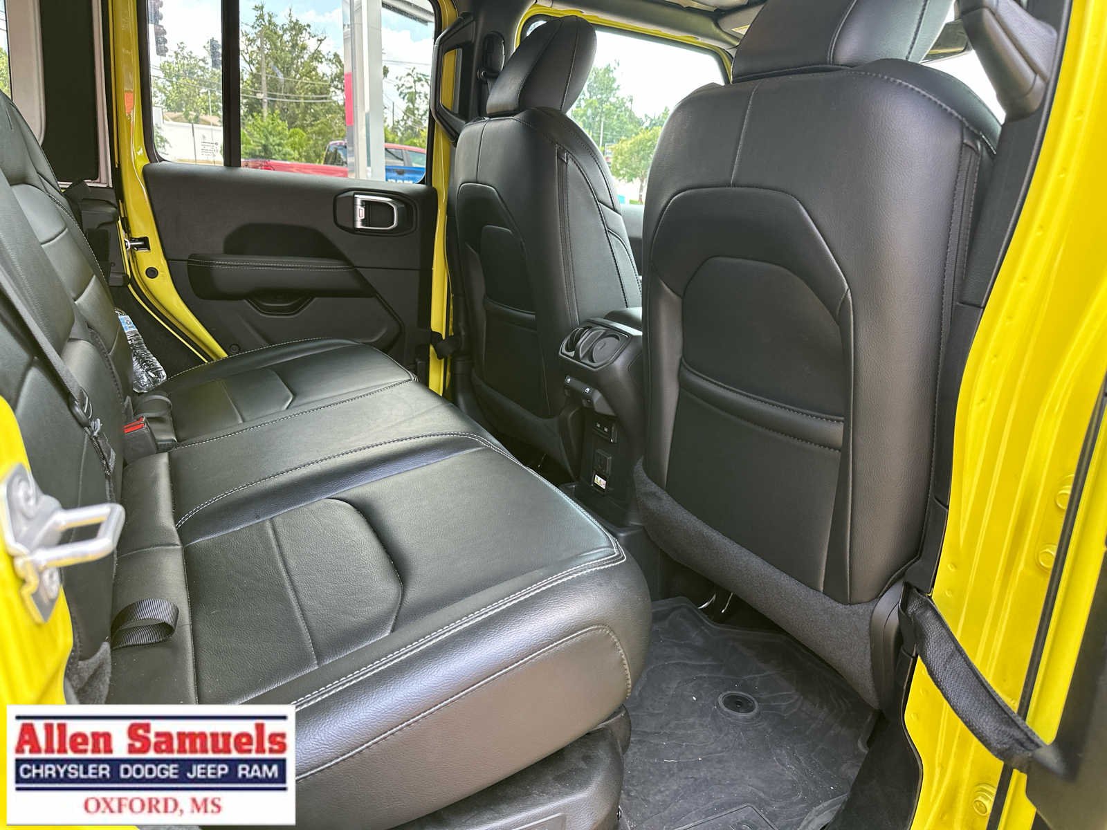 Used 2022 High Velocity Clearcoat Jeep Unlimited Sahara image 41