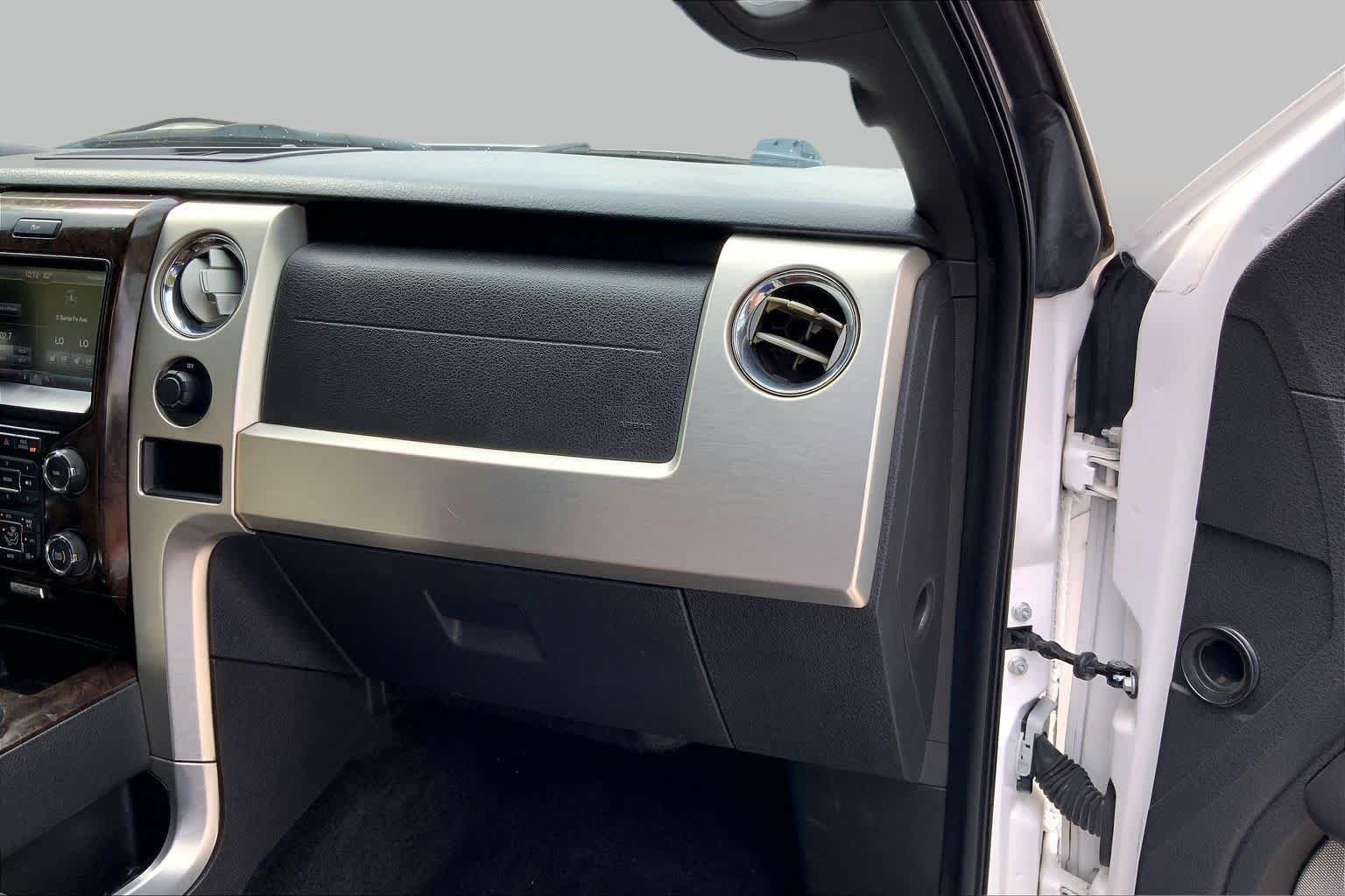 Used 2013 White Platinum Metallic Tri-Coat Ford Platinum image 18