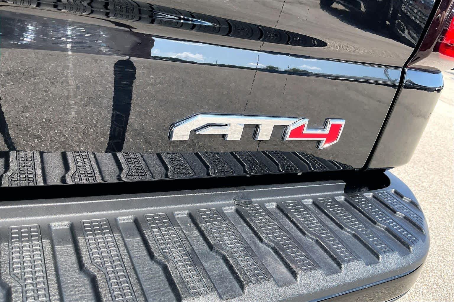 Used 2023 Onyx Black GMC AT4 image 10