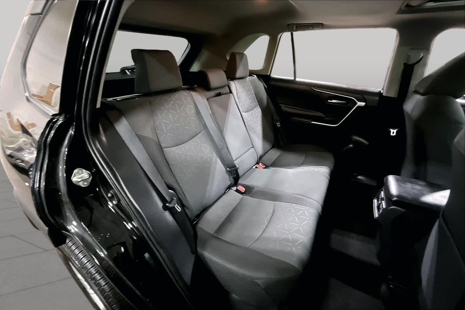 Used 2019 Midnight Black Metallic Toyota XLE image 20