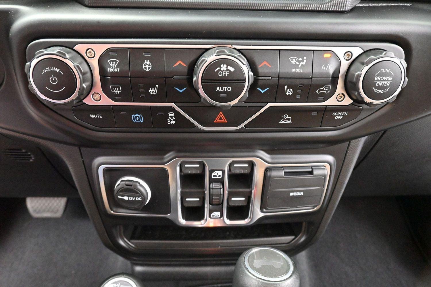 Used 2023 Sarge Green Clearcoat Jeep Sahara image 25