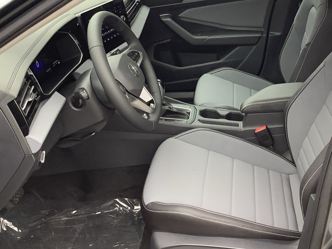 New 2026 Platinum Gray Metallic Volkswagen SE image 22