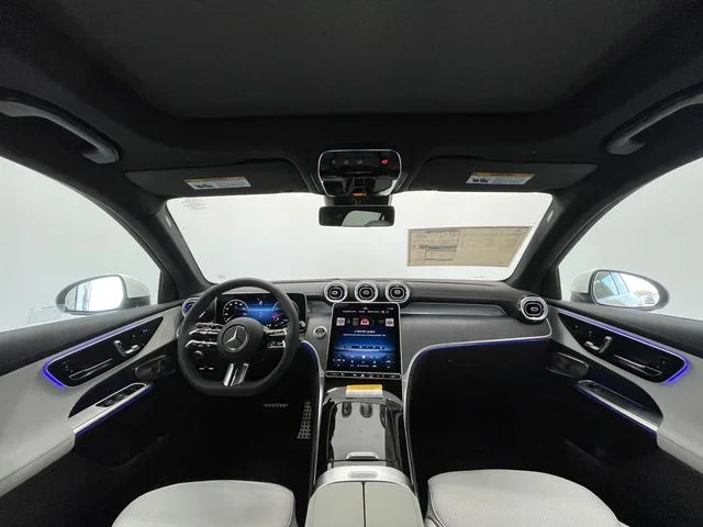 New 2027 White Mercedes-Benz GLC 300 image 22
