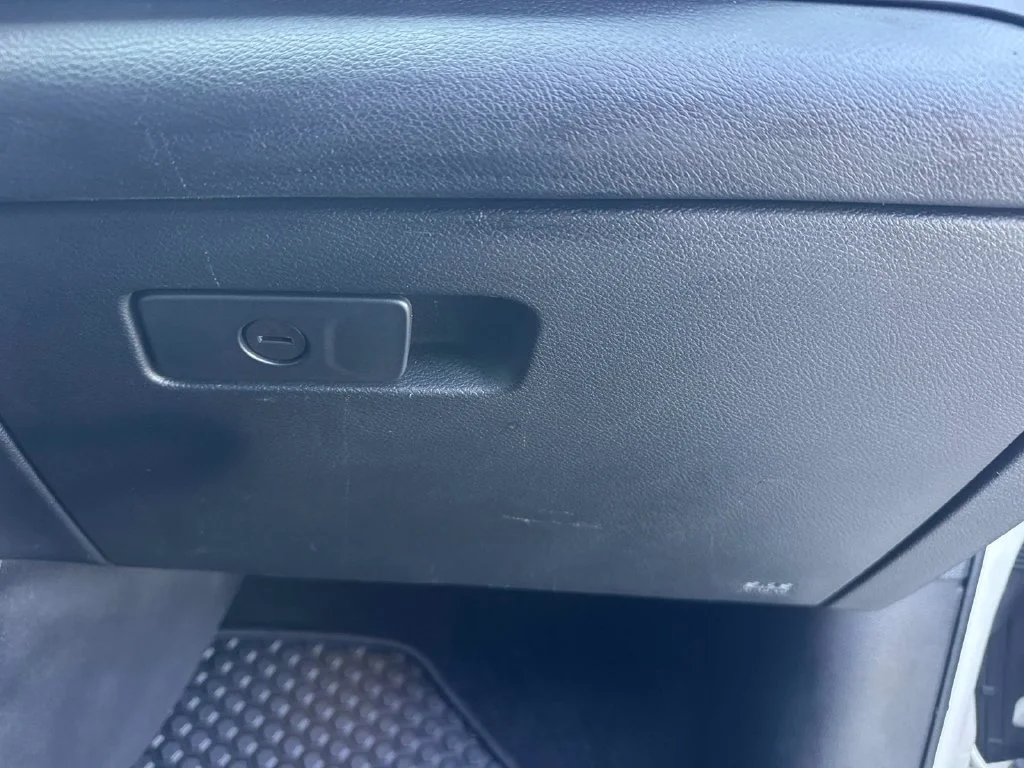 Used 2019 Pearl White Pearlcoat Jeep Trailhawk image 26