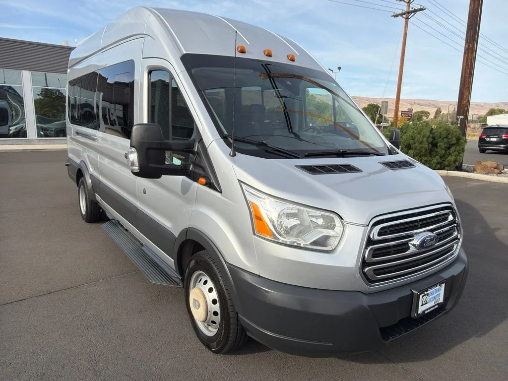 Used 2016 Ingot Silver Ford XLT image 1