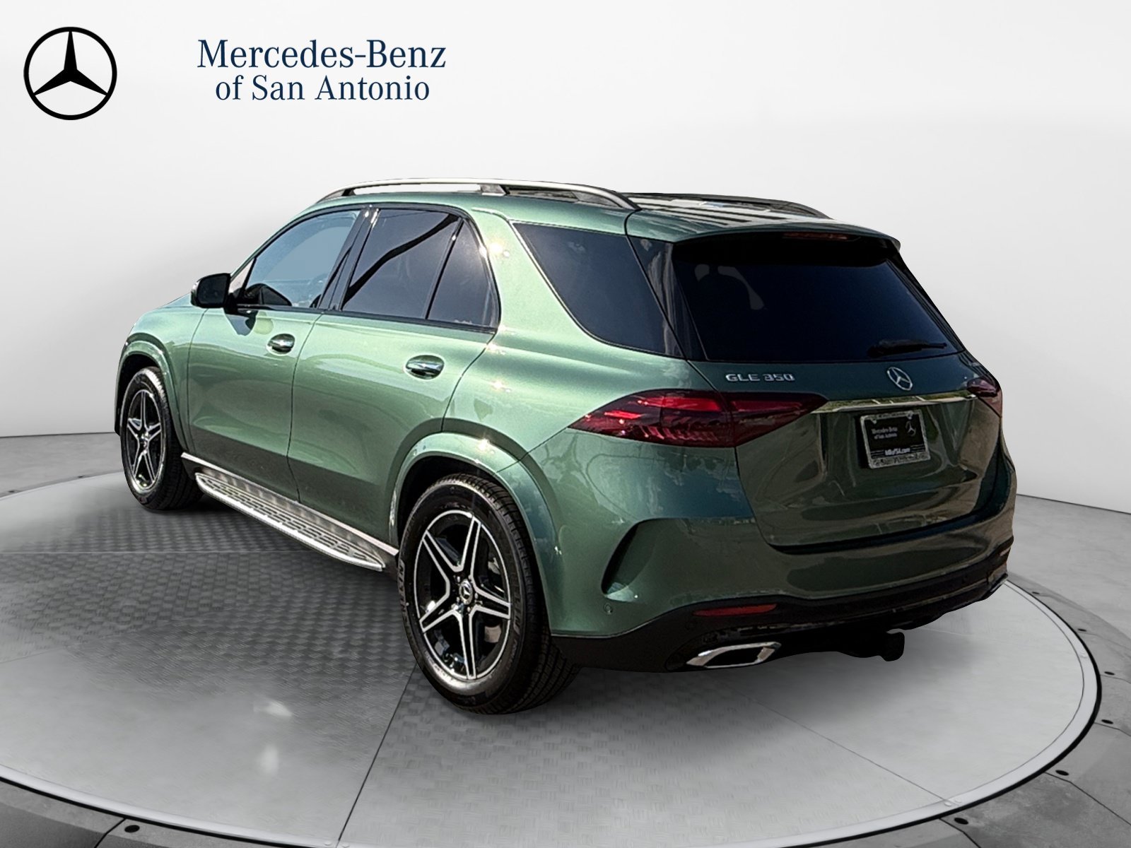New 2026 MANUFAKTUR Ireland Mid Green Metallic Mercedes-Benz GLE 350 image 5