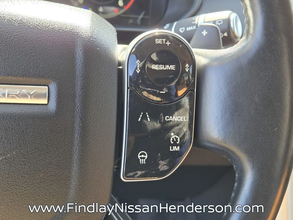 Used 2019  Land Rover HSE image 25