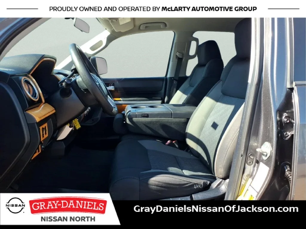 Used 2015 Gray Toyota SR5 image 23