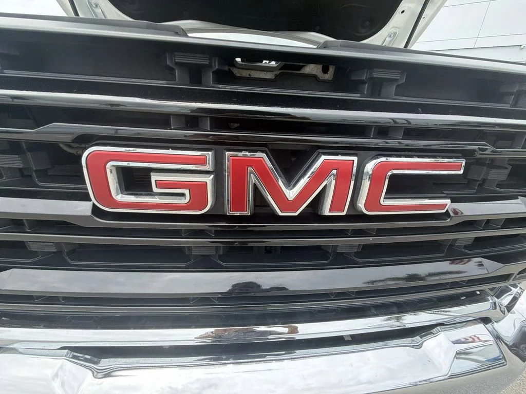 Used 2021 SUMMIT WHITE GMC 2WD Double Cab Long Bed image 38