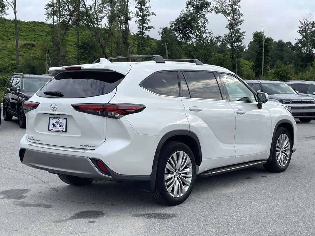 Used 2024 Wind Chill Pearl Toyota Platinum image 31