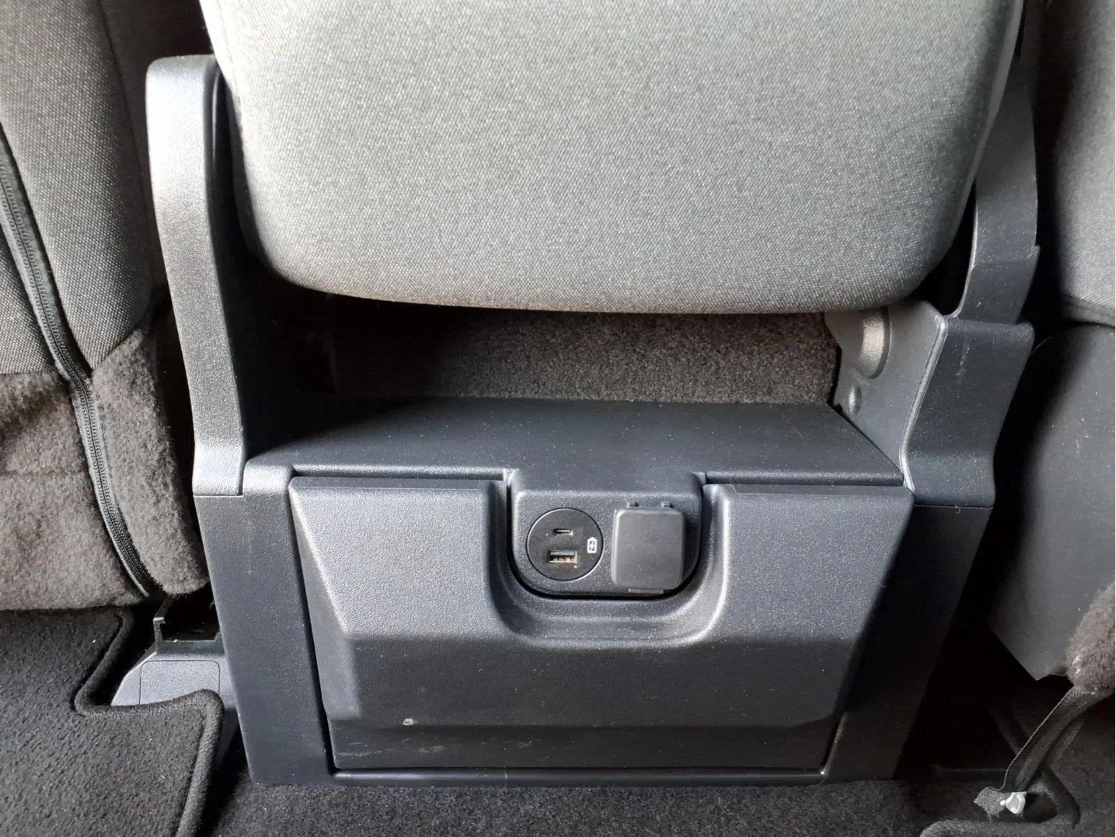 Used 2023  Ford XL image 10