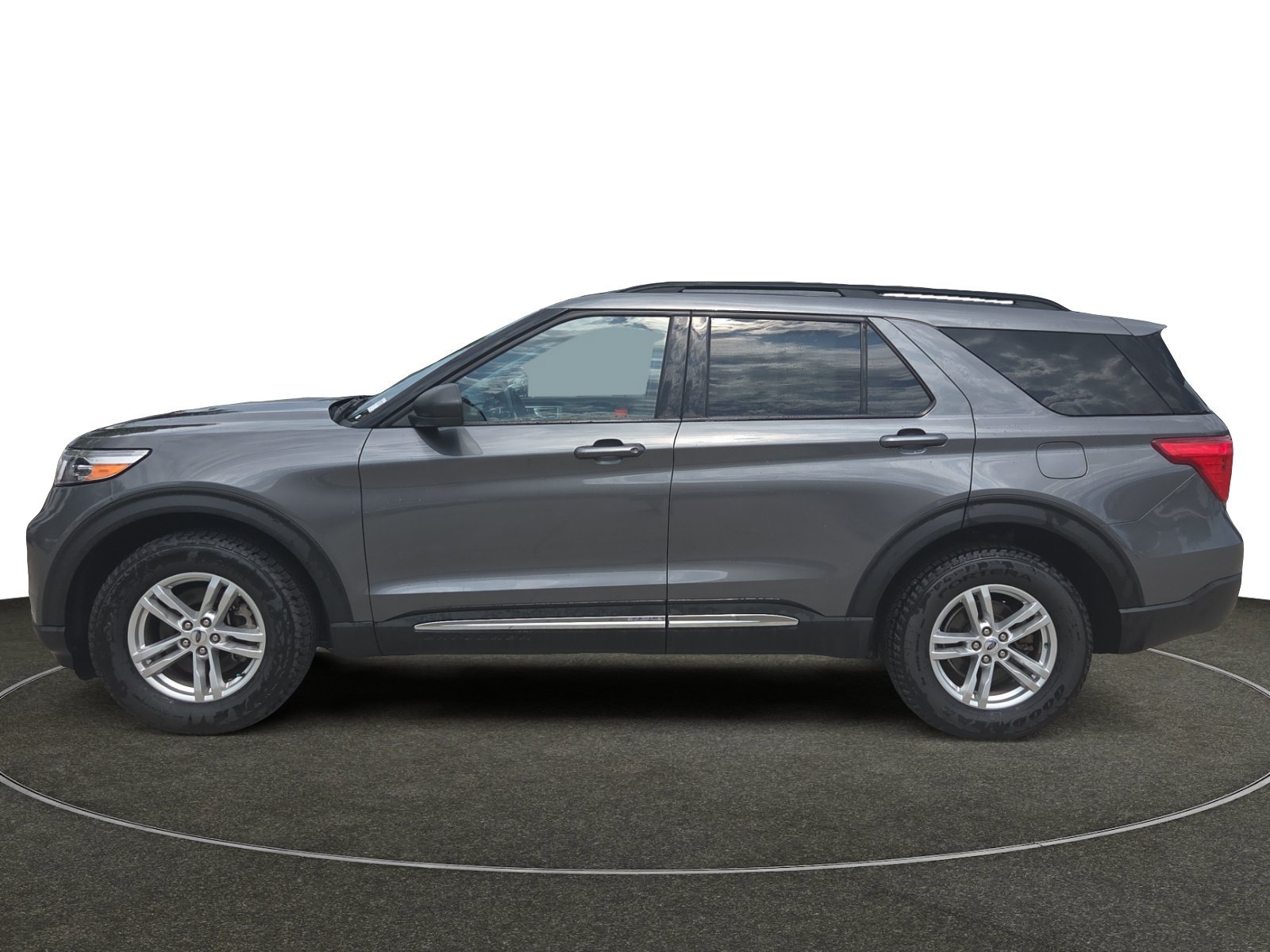 Used 2023 Gray Metallic Ford XLT image 2