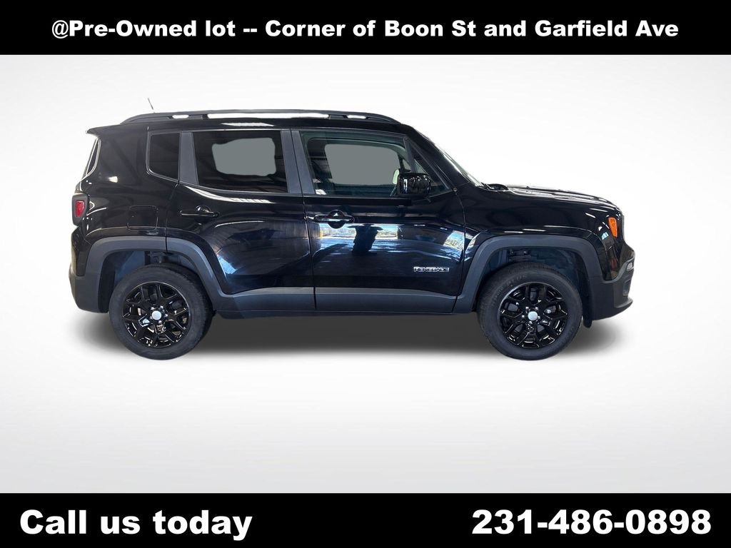 Used 2017 Black Jeep Latitude image 6