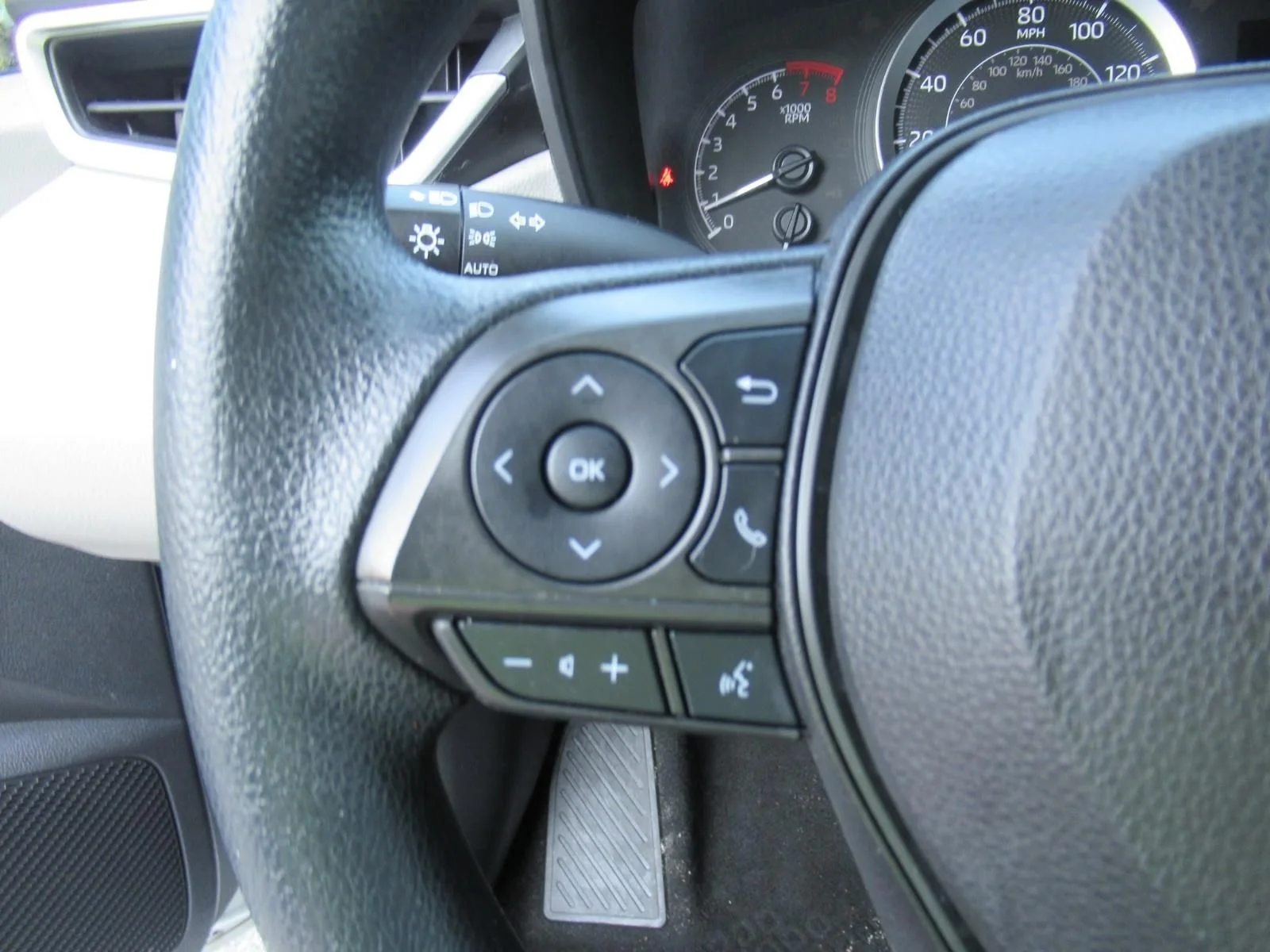 Used 2022 Silver Toyota LE image 23