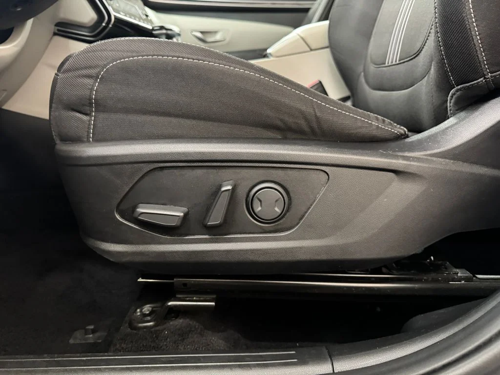 Used 2024 Gray Hyundai SEL image 16