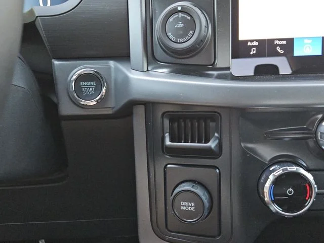 New 2026 Carbonized Gray Metallic Ford XLT image 15