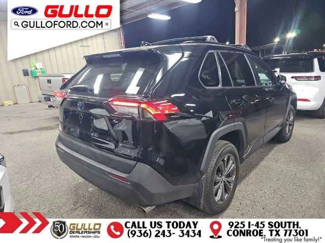 Used 2024 Midnight Black Metallic Toyota XLE Premium image 4