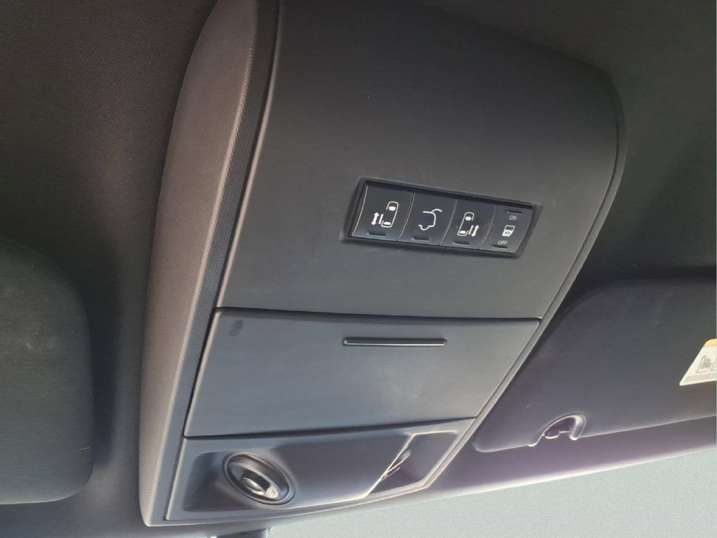 Used 2019 White Dodge SXT image 24