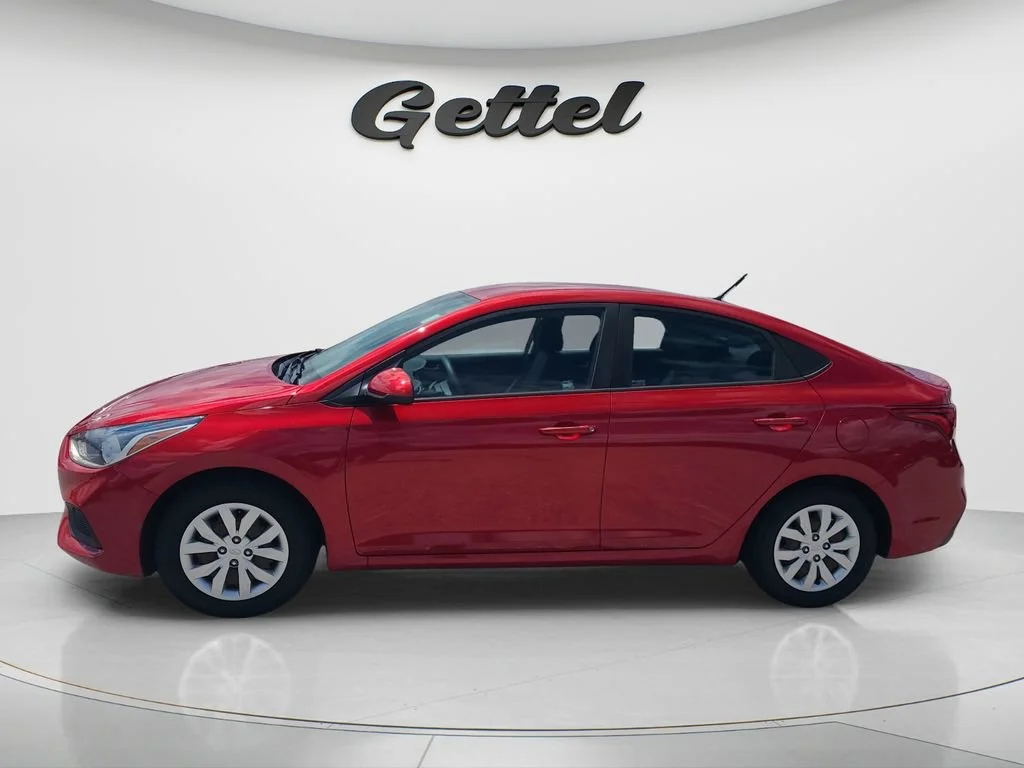 Used 2019 Red Hyundai SE image 8