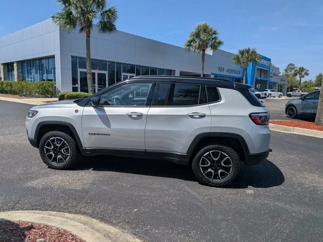 Used 2025 Silver Jeep Trailhawk image 6