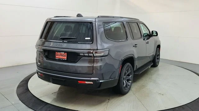 New 2026 Baltic-Gray Metallic Clear-Coat Exterior Paint Jeep Limited Altitude image 9