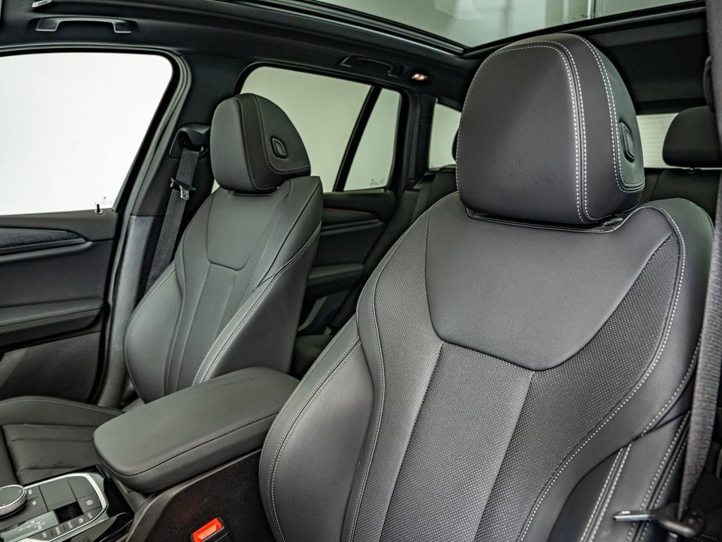 Used 2024 Jet Black BMW xDrive30i image 32