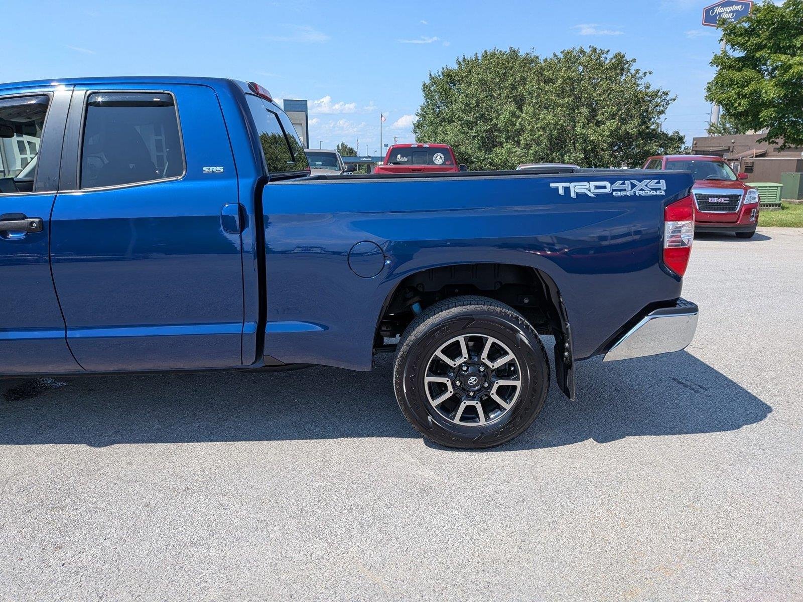 Used 2015 Blue Ribbon Metallic Toyota SR5 image 11