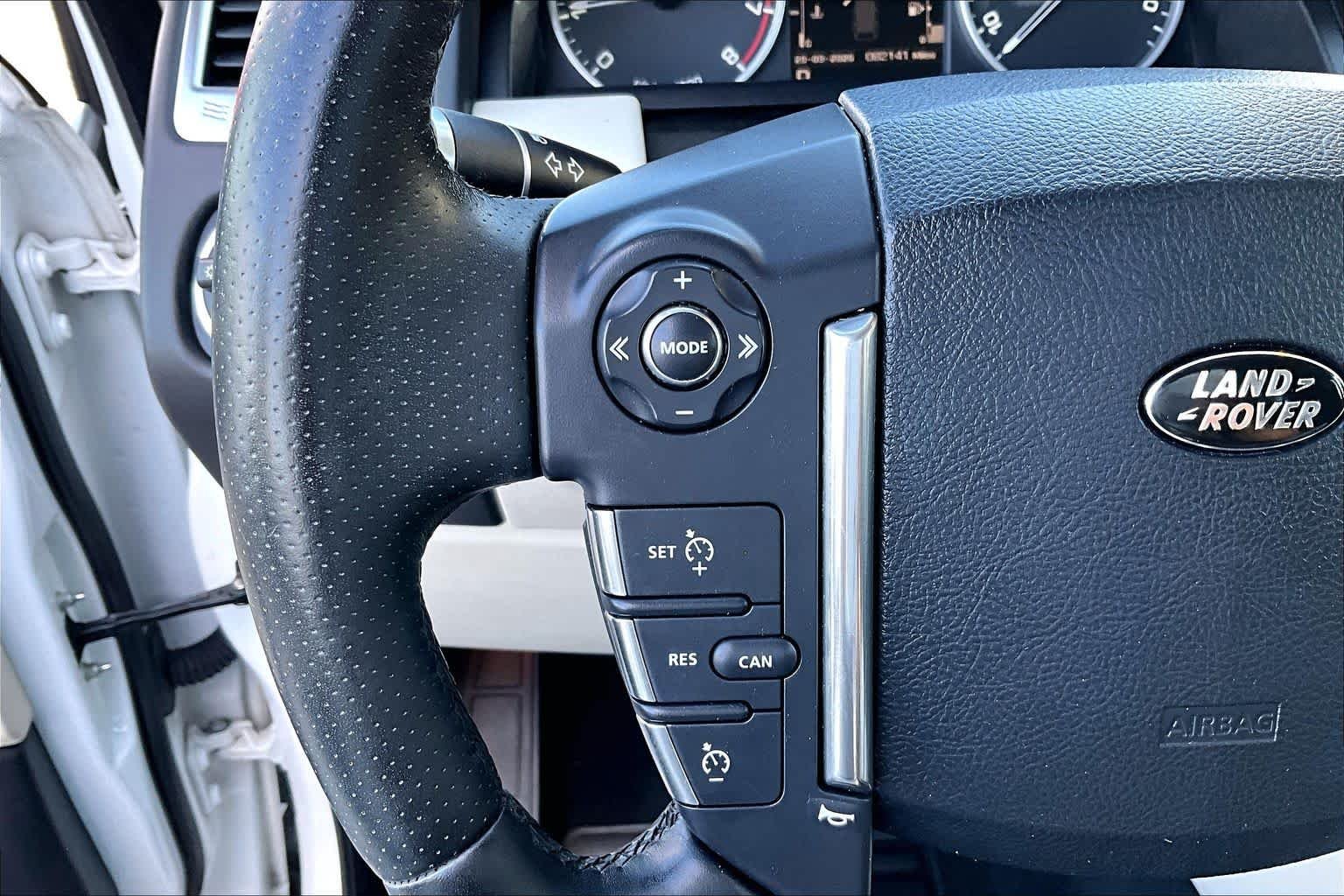 Used 2013 Fuji White Land Rover HSE LUX image 22