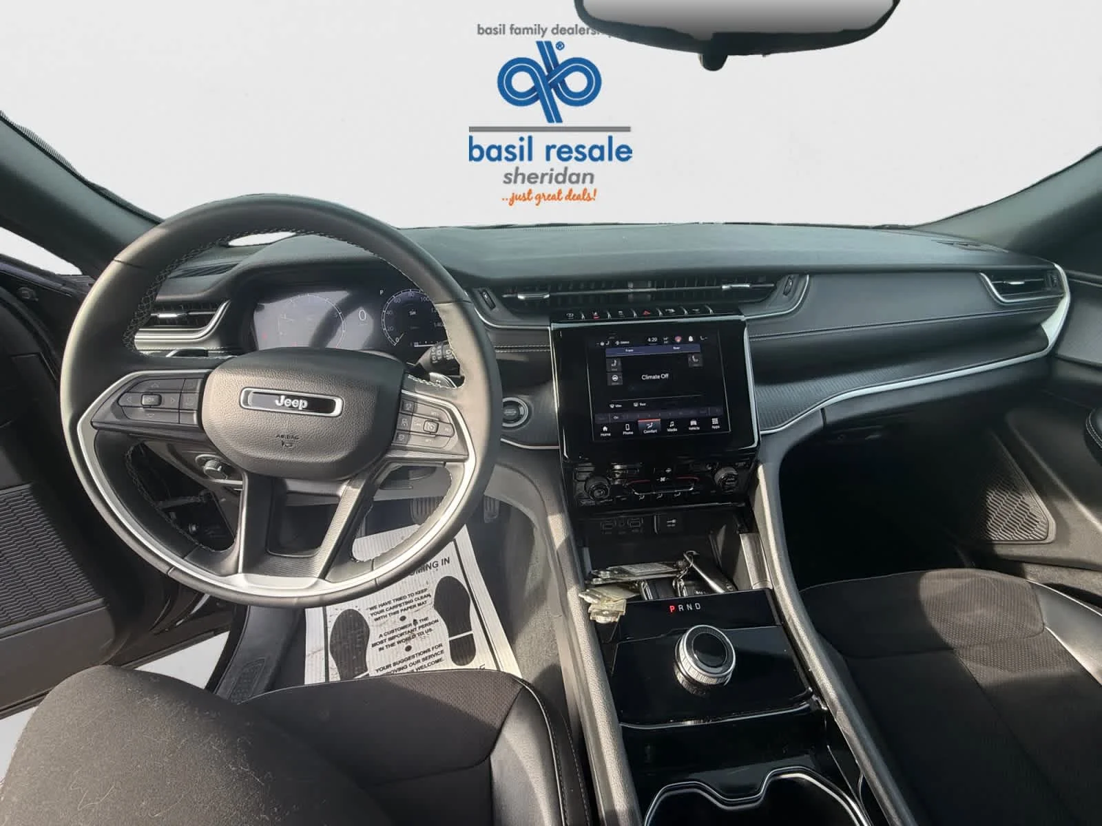 Used 2023 Diamond Black Crystal Pearlcoat Jeep Altitude image 14