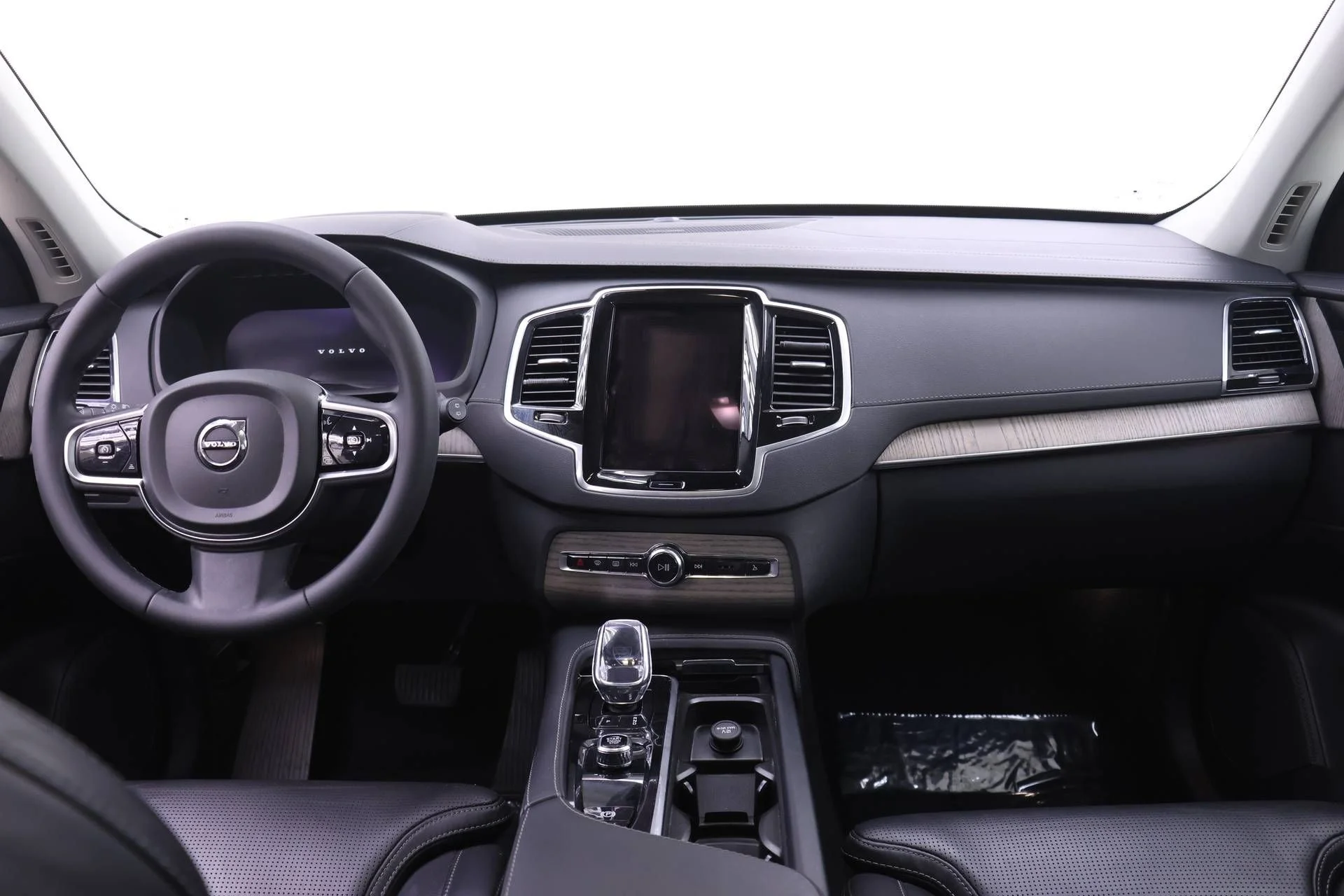 Certified Used 2023 Black Volvo Ultimate image 8