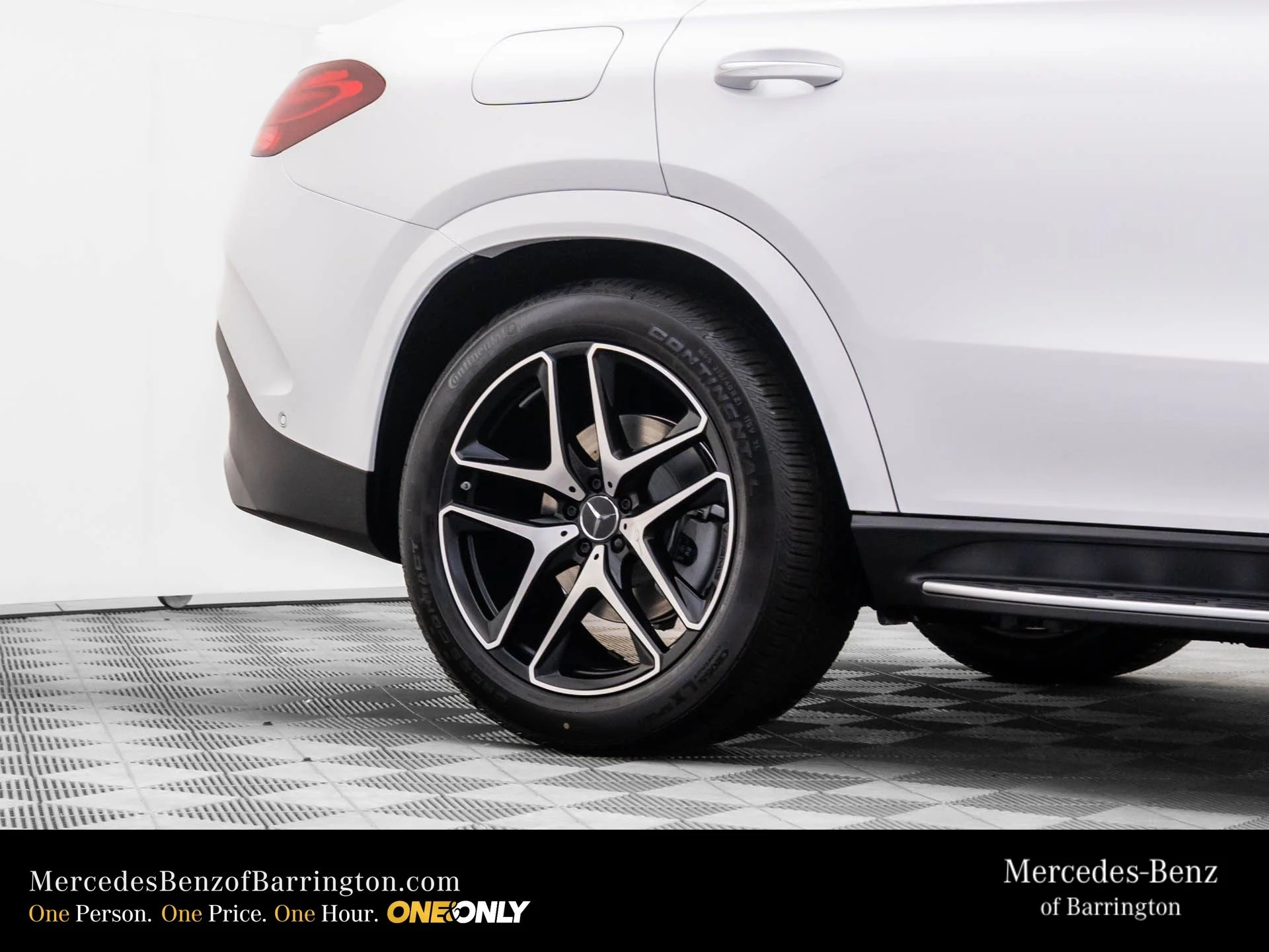 New 2026 White Mercedes-Benz GLE 53 AMG® image 37