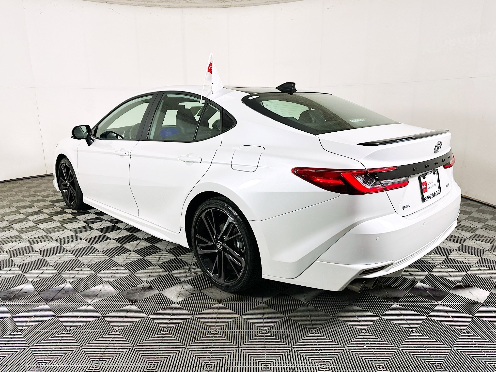 2025 Toyota Camry thumbnail 7