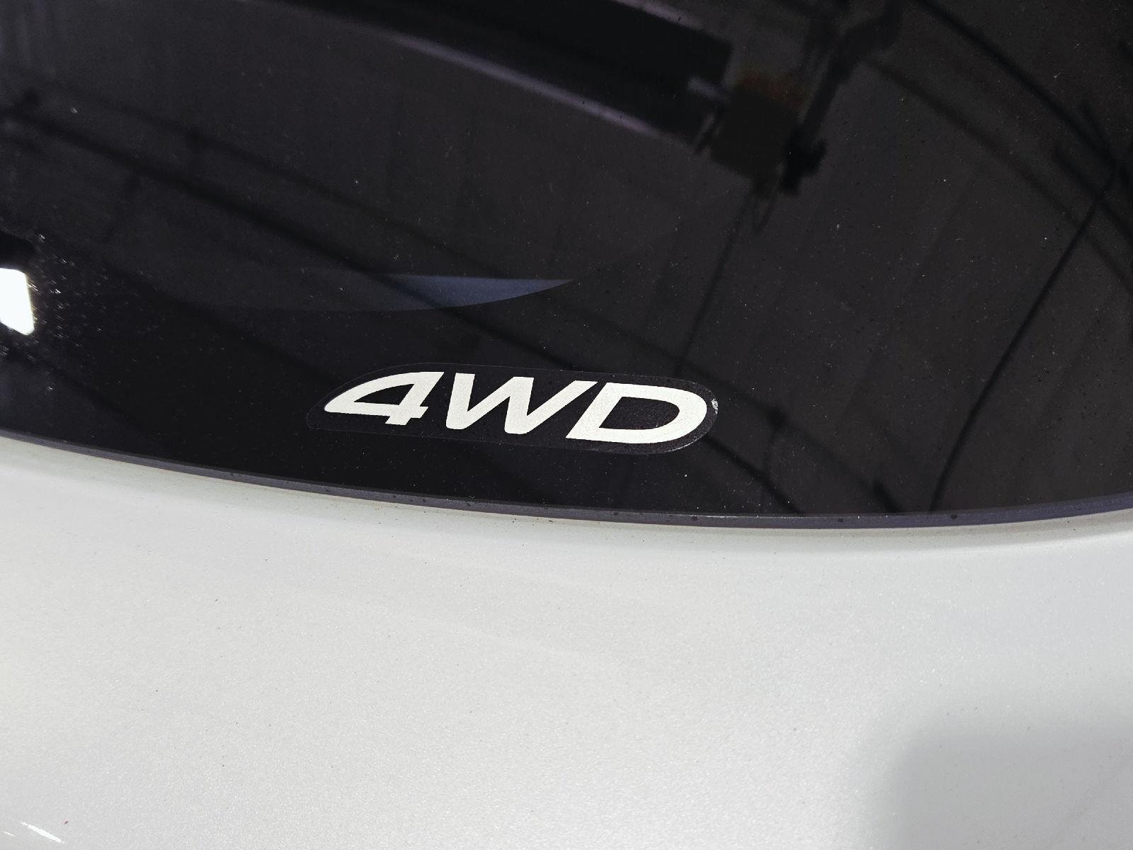 Used 2024 White Diamond Mitsubishi ES image 19