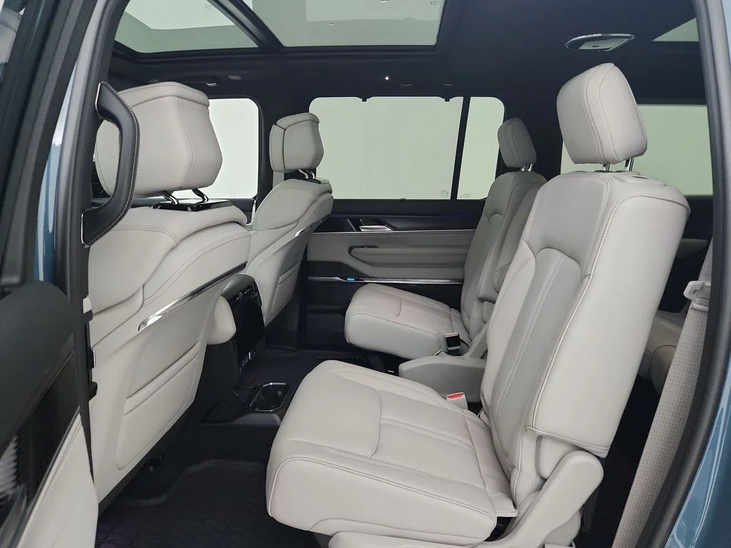 New 2026 Steel Blue Jeep Summit Obsidian image 30