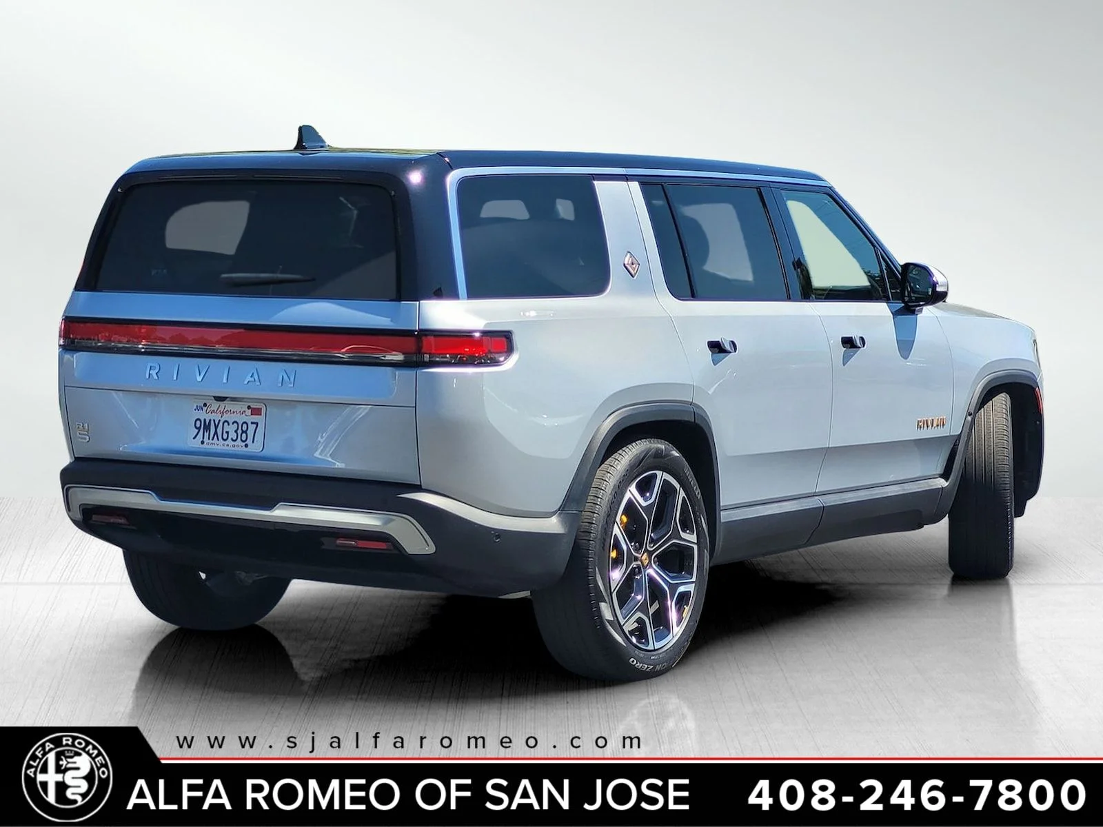 Used 2024 Silver Rivian Adventure image 3
