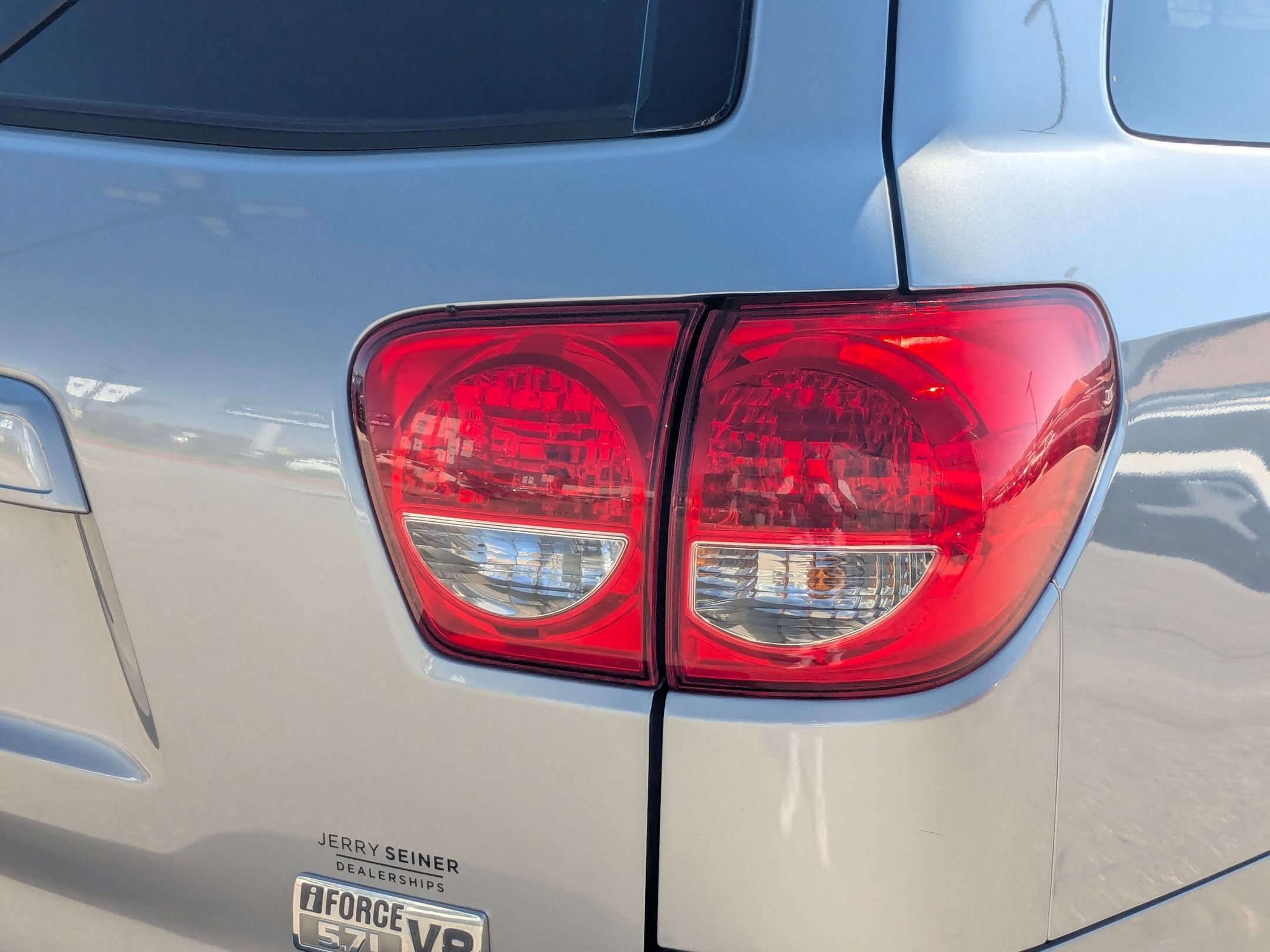 Used 2016 Silver Sky Metallic Toyota SR5 image 12