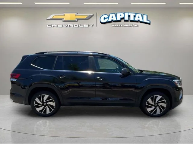 Used 2024 Black Volkswagen 2.0T SE w/Technology image 6